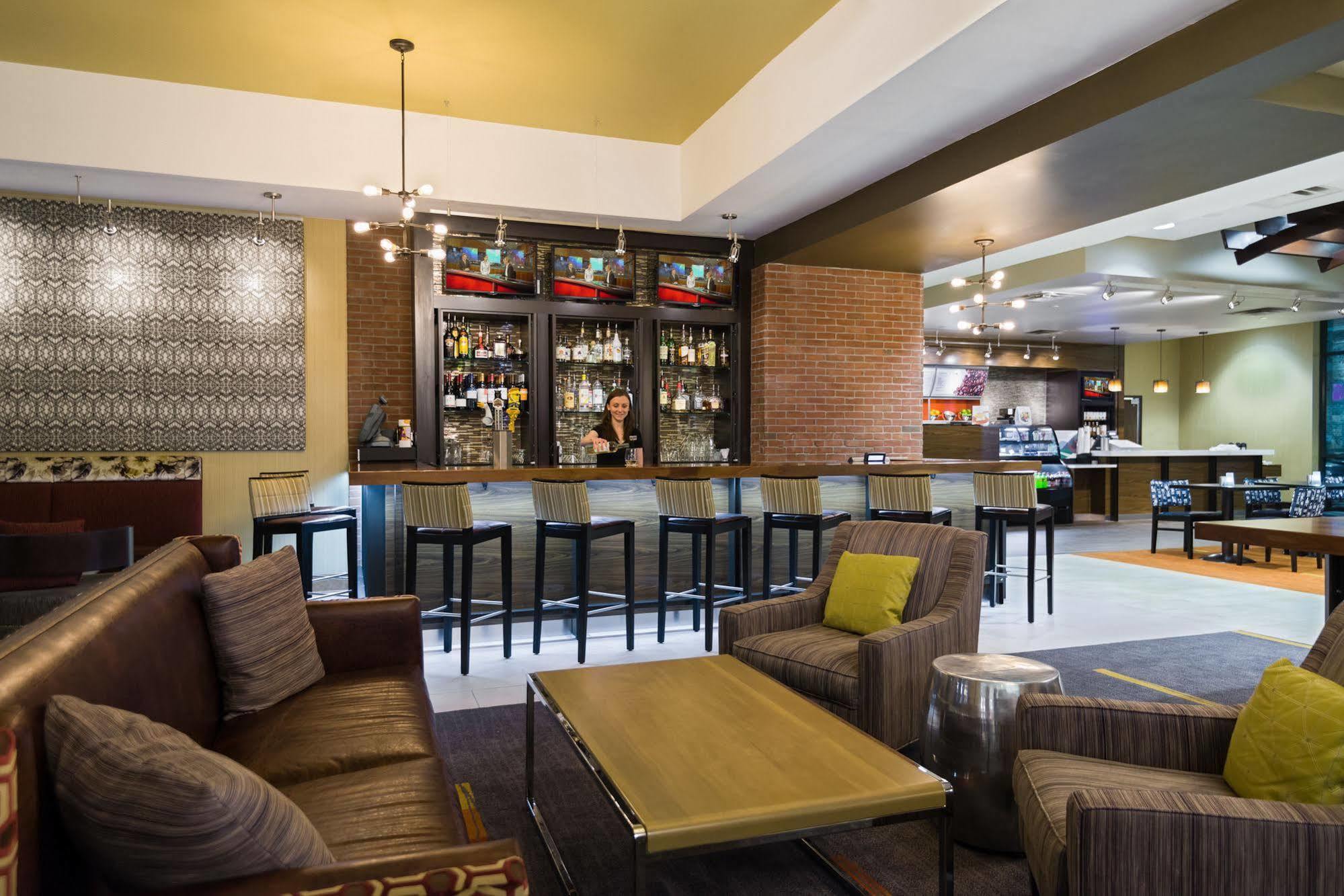 Готель Courtyard By Marriott Little Rock Downtown Екстер'єр фото